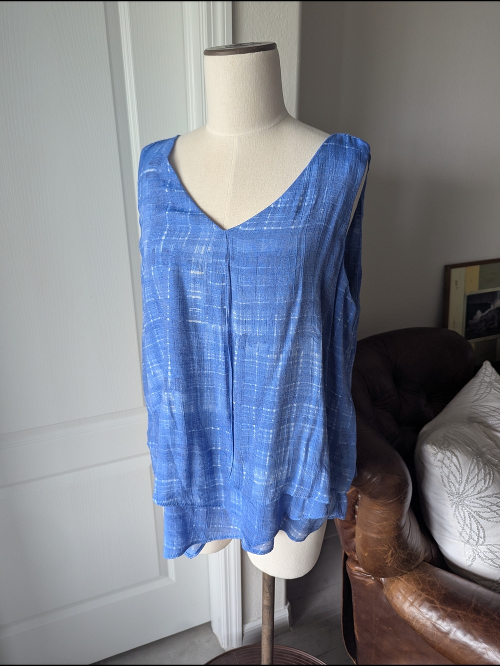 Zac & Rachel Blue Textured V-Neck Tank Top